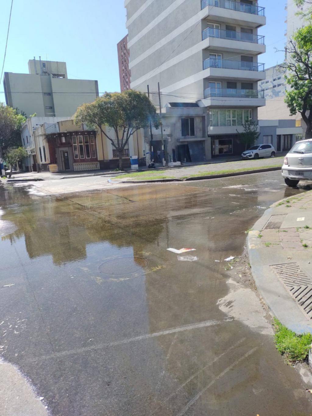 Meses de reclamos por la enorme pérdida de agua en 9 y 38