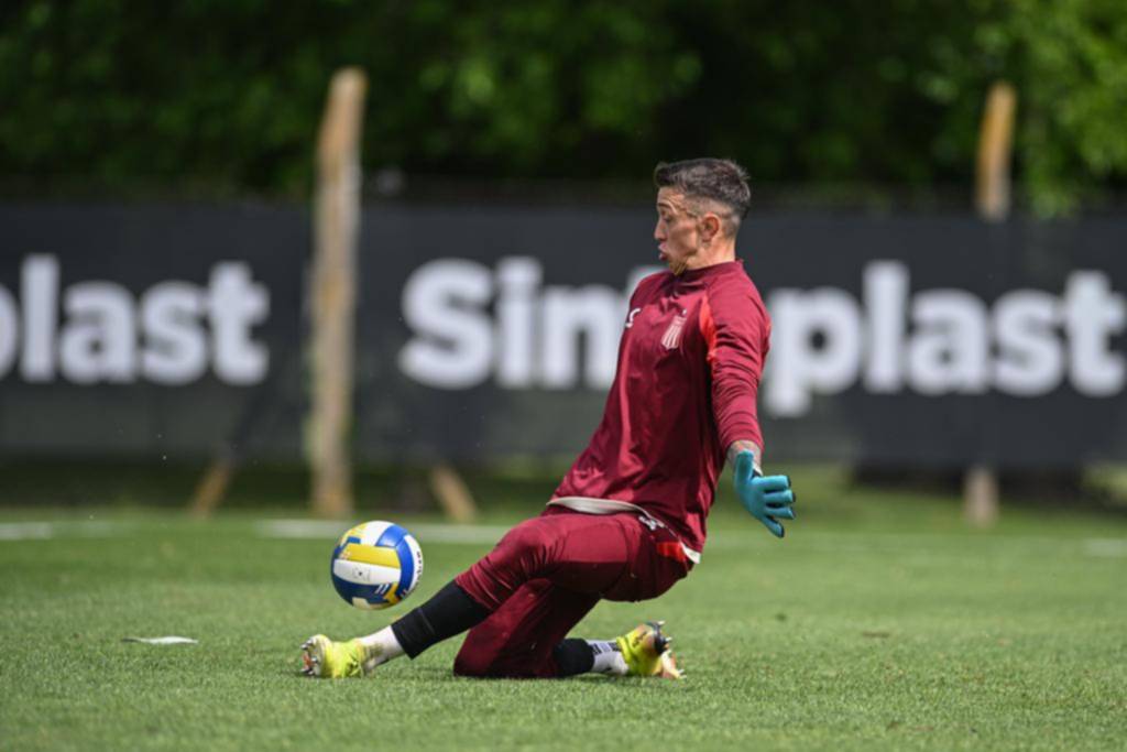 La formación de Estudiantes para el clásico: Domínguez tiene una base y algunos interrogantes