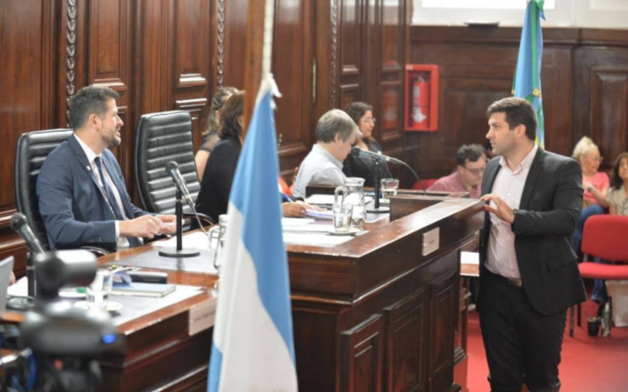 Cruces por Gaza y dardos políticos en el Concejo