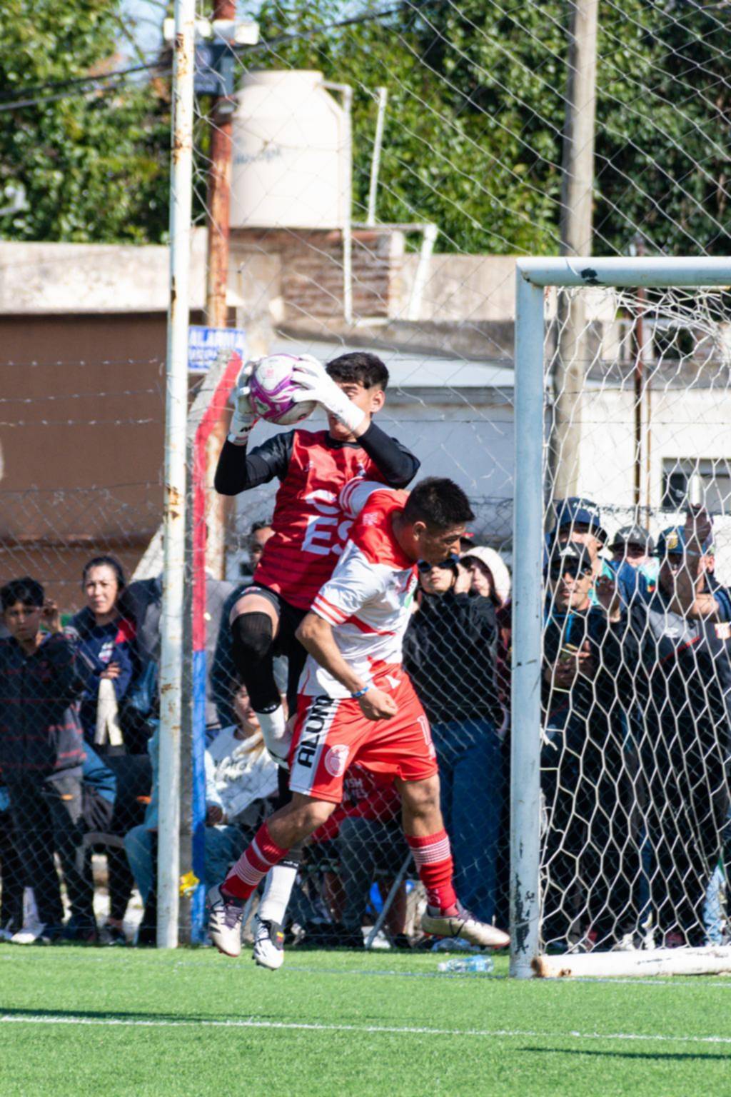 Fomento va por otro paso ante Alumni, en el clásico