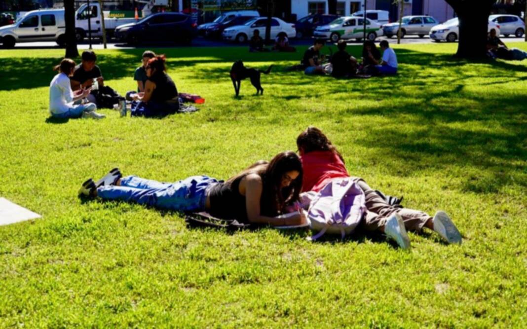 Sábado soleado para disfrutar al aire libre: ¿cómo sigue el tiempo en La Plata?