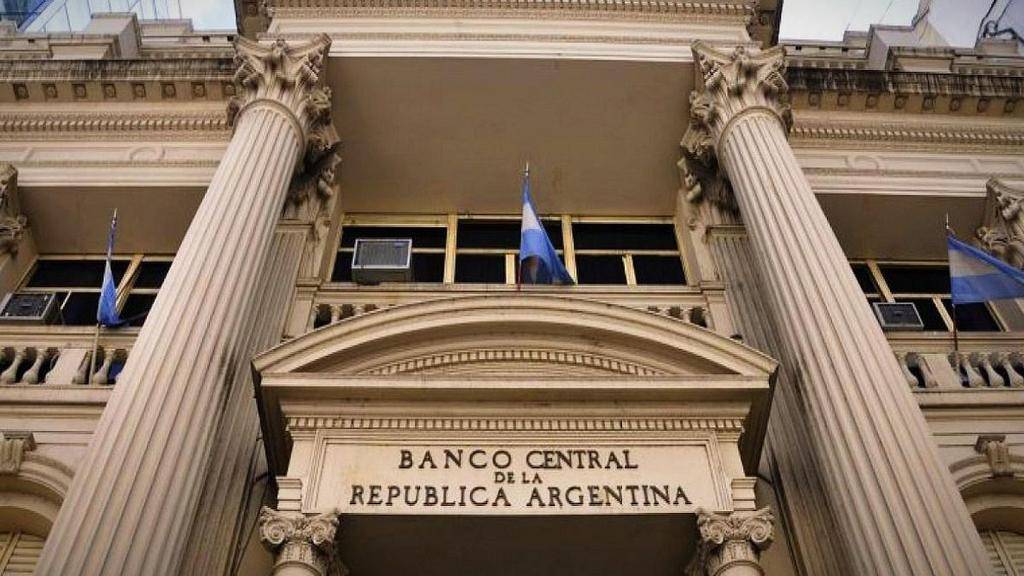 Reservas en la mira por su constante retroceso