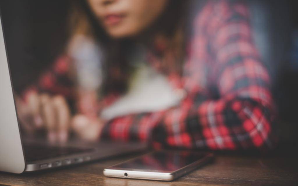 Ciberbullying: exclusión, stickers y subgrupos en redes sociales