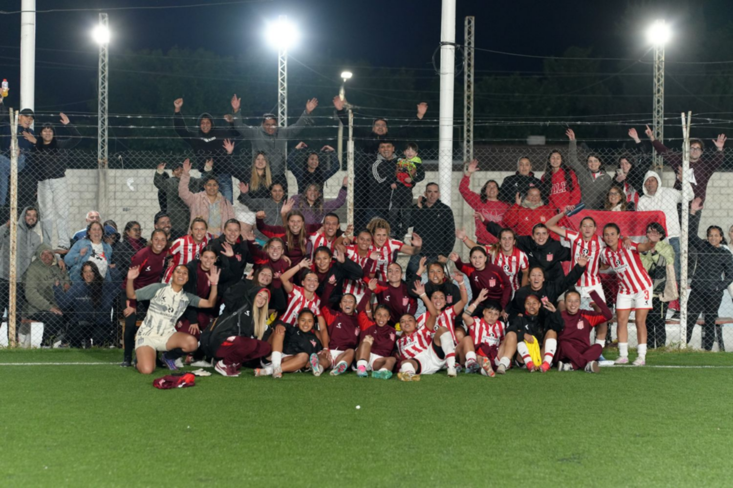 Estudiantes eliminó a un equipo "apadrinado" por Chiqui Tapia y sueña con volver a Primera