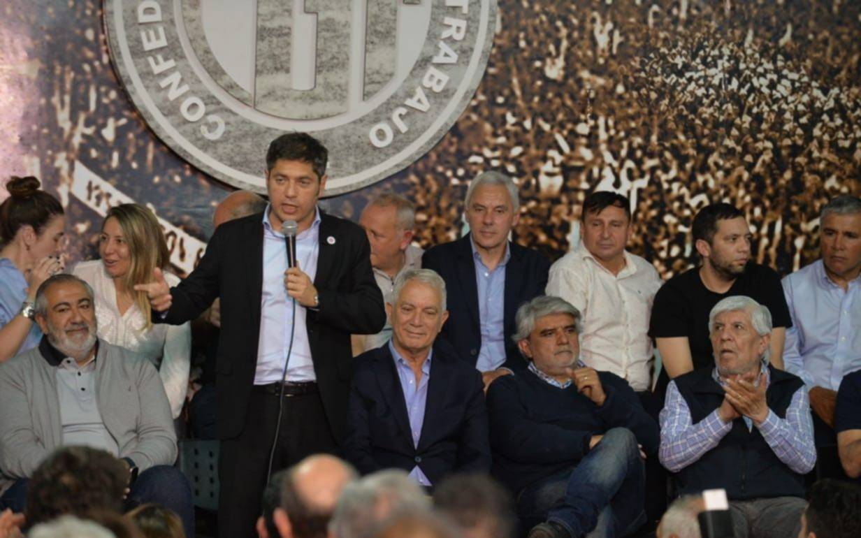 Axel Kicillof, encabezó un acto de la CGT en La Plata: tildó al anuncio de Milei sobre el swap con Estados Unidos como un "fracaso"
