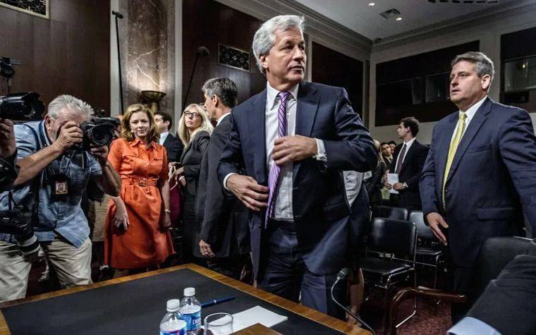 En medio de la tensión cambiaria y electoral, el director de JPMorgan visita Argentina: ¿a qué viene?