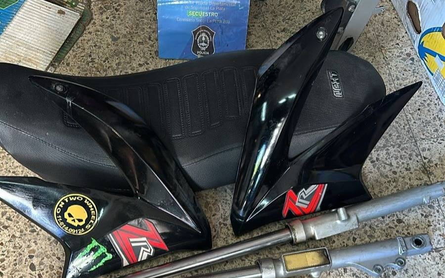 Operativos contra desarmaderos clandestinos en La Plata: varios talleres clausurados y numerosas autopartes secuestradas