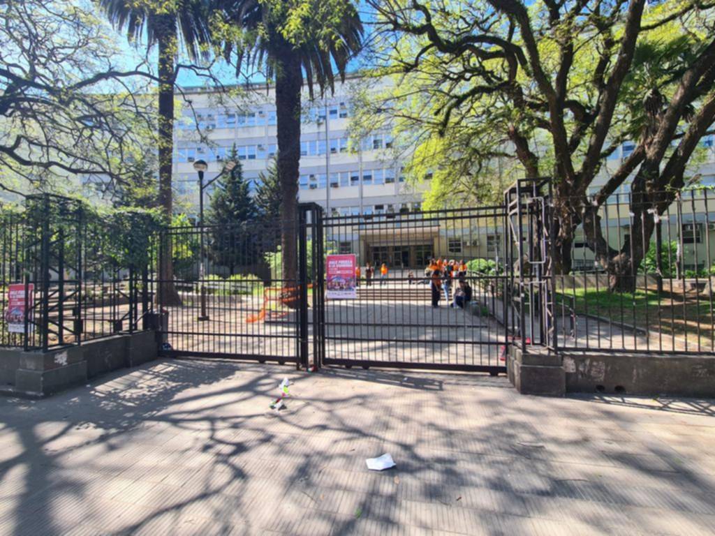 Sigue la protesta universitaria por el financiamiento y los salarios