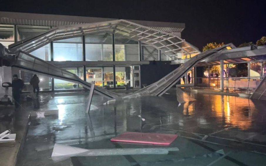 "Cola de tornado": furioso temporal en el centro bonaerense con lluvias, rayos, granizo, ráfagas y techos volados