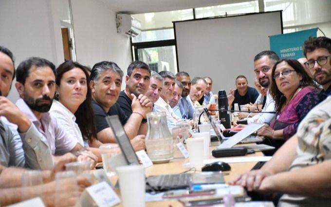 Estatales bonaerenses: piden que Provincia reabra la paritaria salarial