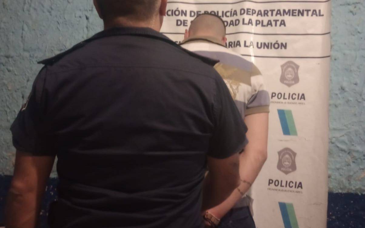 Robo, persecución y un prófugo en San Carlos