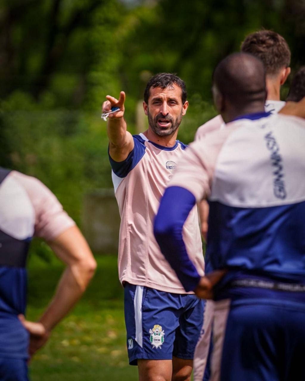 Las lesiones preocupan al DT de Gimnasia: sin Melluso ni Silva Torrejón, ¿quién será el lateral izquierdo?