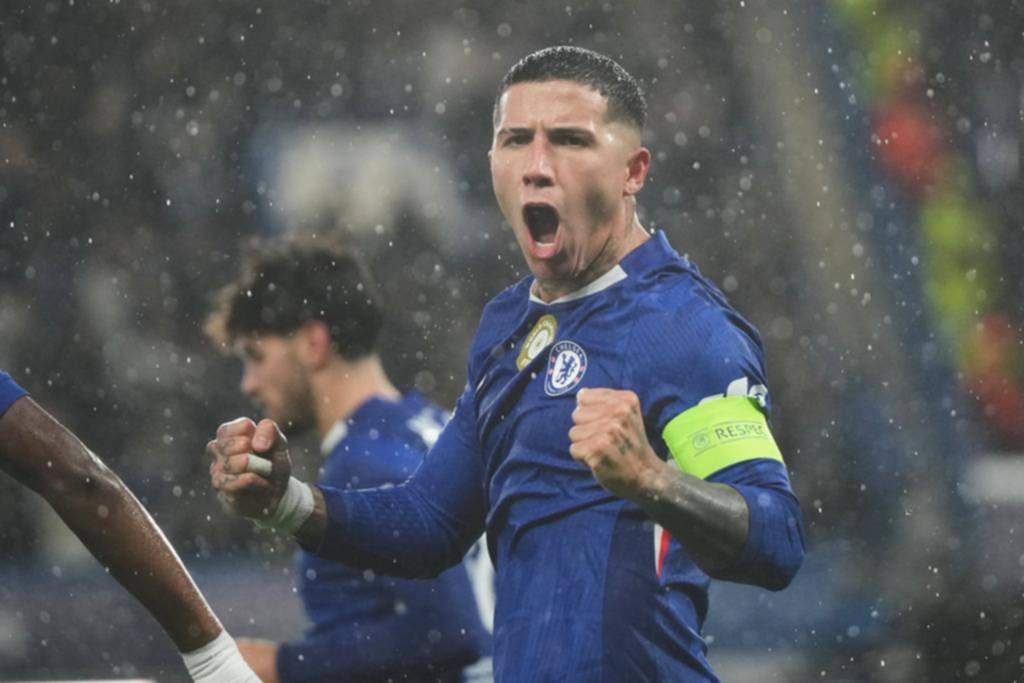 Enzo convirtió en la goleada del Chelsea ante Ajax
