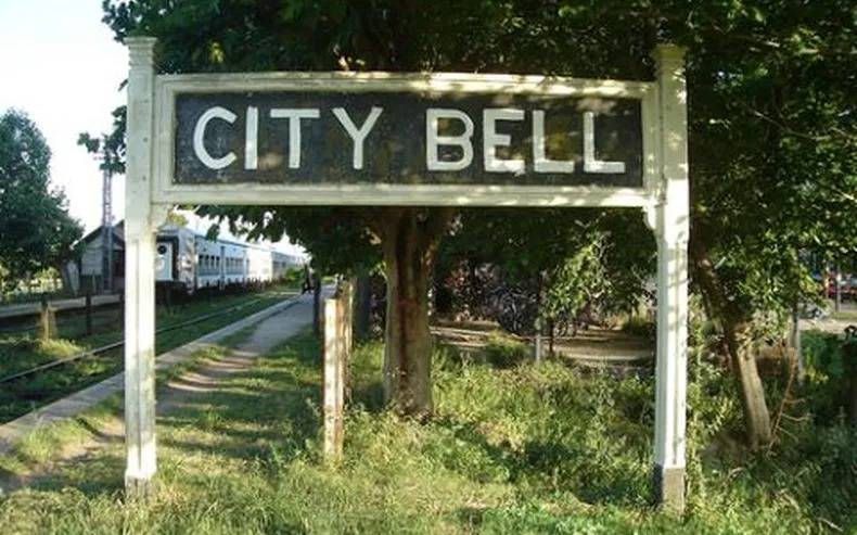 Golpe delictivo en City Bell: delincuentes asaltaron dos viviendas en el barrio Los Fresnos