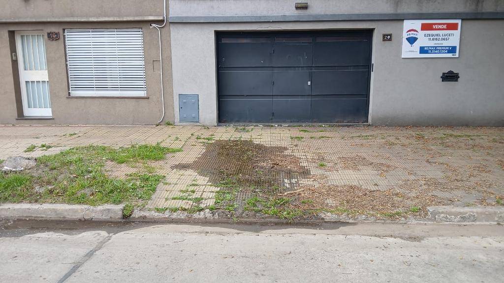 Denuncia que lleva un mes pidiendo el arreglo de una pérdida en 74, 119 y 120