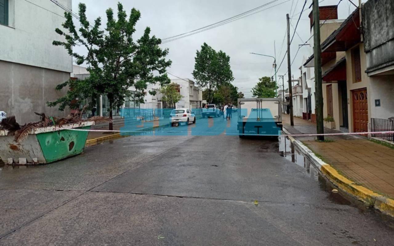Conmoción en Ensenada: hallan un feto en la puerta del Hospital Cestino