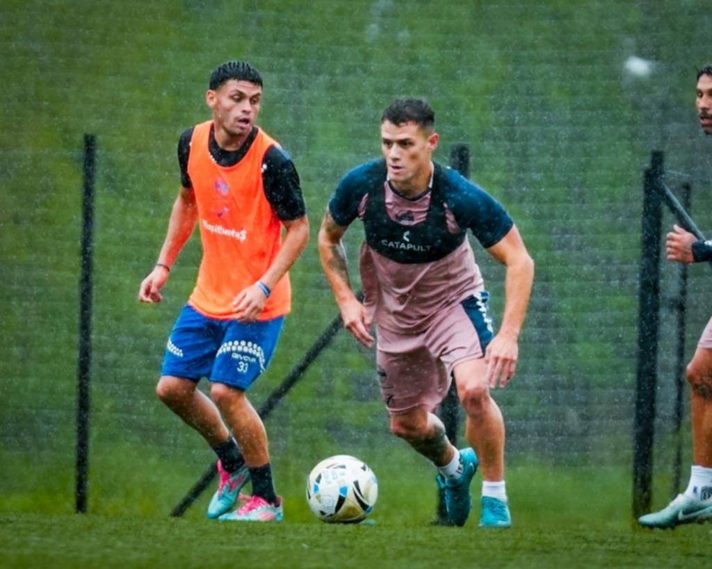 Bajo un diluvio Zaniratto probó y busca el equipo para ir a River