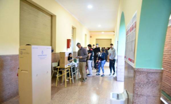 EN FOTOS: Así se vive el domingo electoral en La Plata