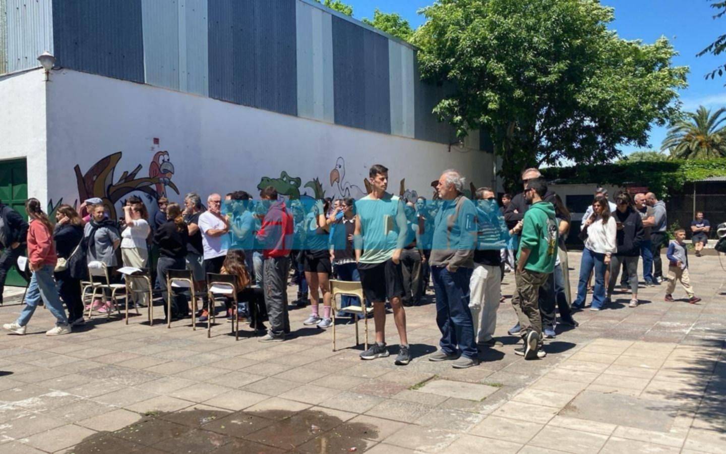 VIDEO.-  Se votó a buen ritmo, rápido y con pocas quejas en La Plata