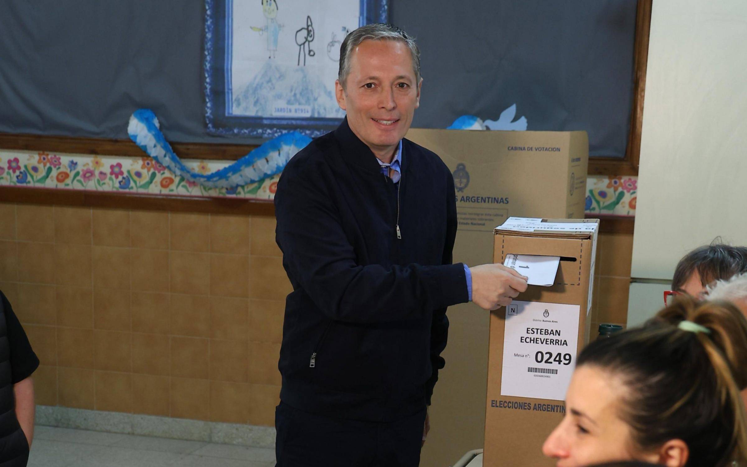 Fernando Gray votó y dijo que "cada voto cuenta para construir la provincia y el país que soñamos"