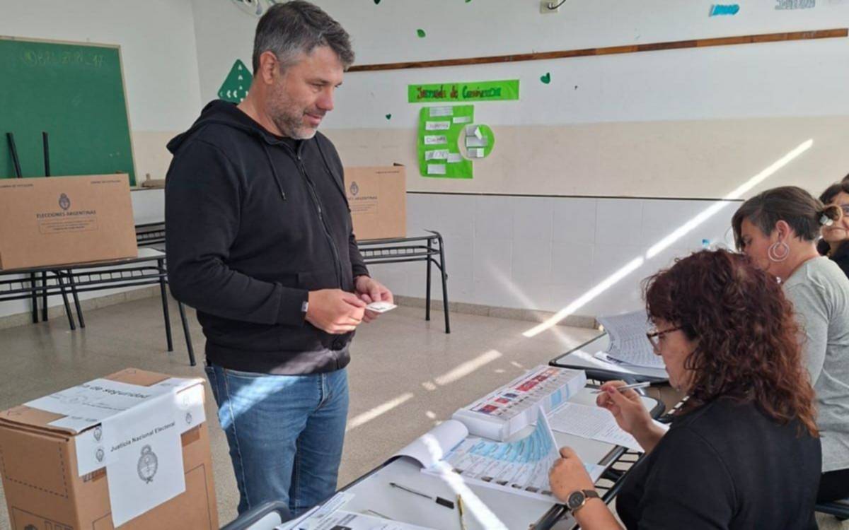 Votó Lisandro Hourcade: "Es la forma más directa de hacernos escuchar y fortalecer la democracia”