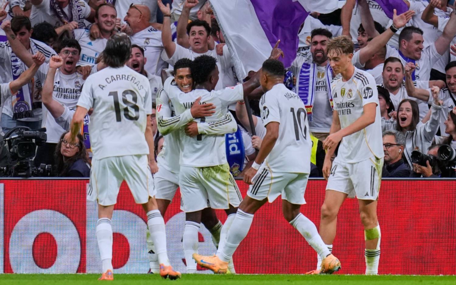 El Real Madrid se impuso por 2 a 1 ante Barcelona en el primer clásico de la temporada
