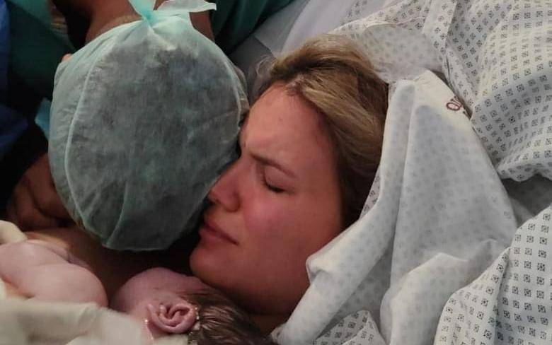 Eva Bargiela y Gianluca Simeone le dieron la bienvenida a su primer hijo