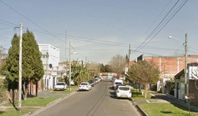 Capuchas, precintos y miedo: despiertan a una familia para sacarle todo