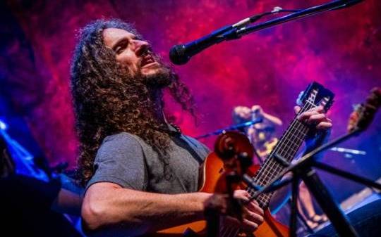 Agustín Ronconi dará un recital a beneficio de la campaña "Salvemos la Plaza de Bernal"