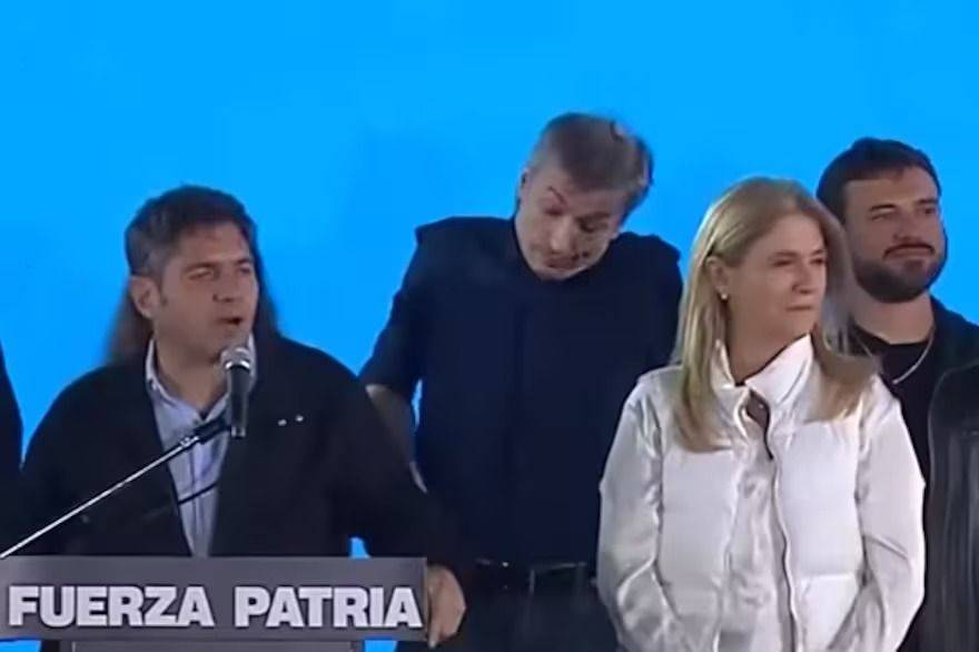 Las caras de Máximo durante el discurso de Kicillof