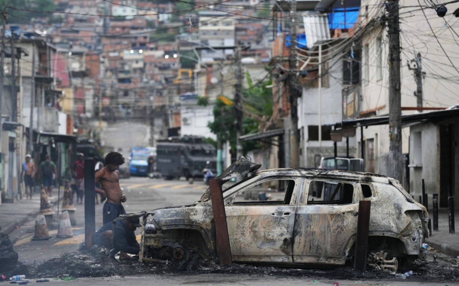 Río de Janeiro, en “guerra”: decenas de muertos en un feroz choque entre narcos y policías