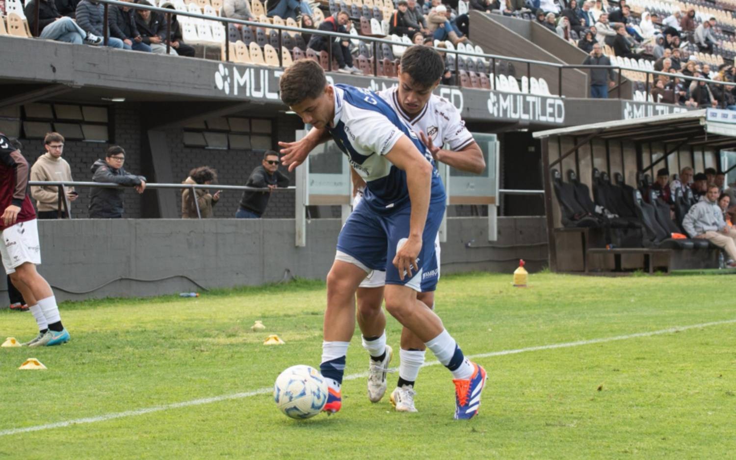 La Reserva de Gimnasia cayó 2 a 1 ante Platense en el cierre de la fase regular