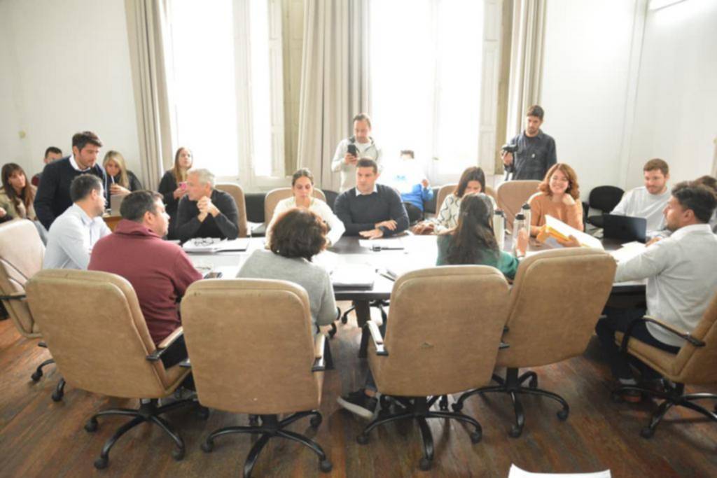 Alak envía al Concejo la ordenanza Fiscal y el Presupuesto 2026