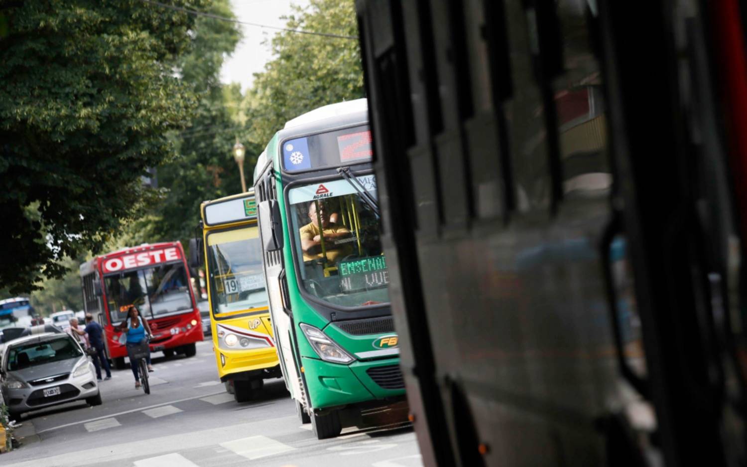 Oficializan el nuevo aumento del boleto de colectivo en La Plata: desde cuándo y las tarifas