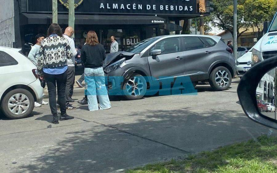 Otro fuerte choque en Tolosa: una mujer fue asistida por el SAME