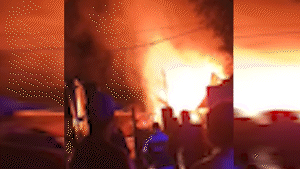 El fuego arraso con una vivienda en Los Hornos, se quedaron con lo puesto y realizan colecta