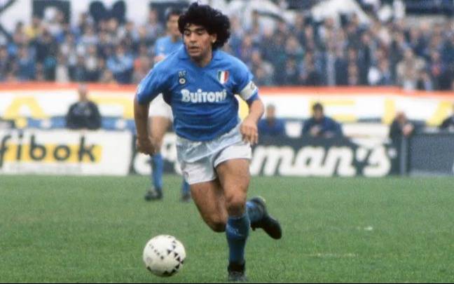 El Napoli recordó a Maradona con un emotivo homenaje