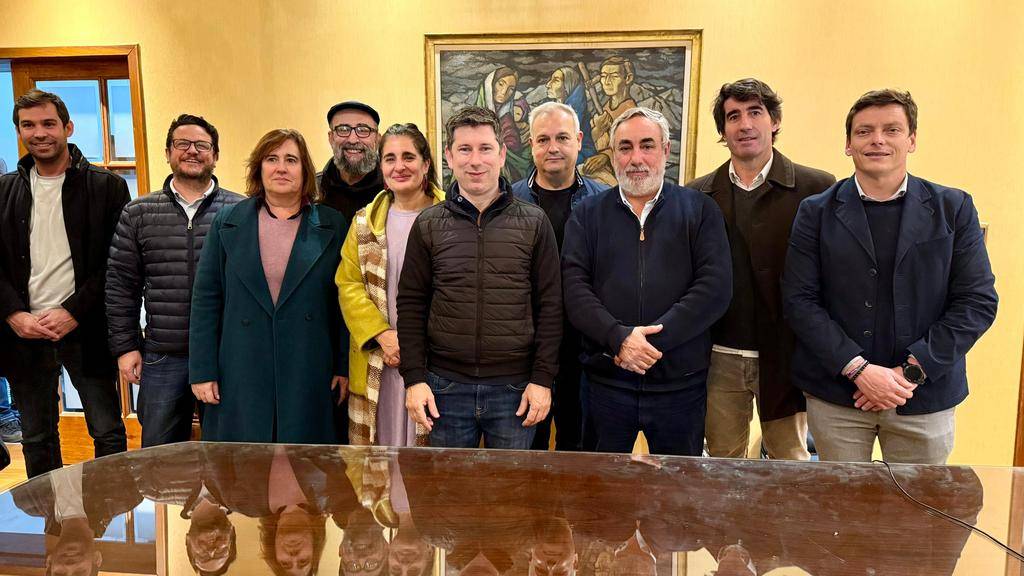 Para gambetear la intervención, la UCR bonaerense llamó a elecciones