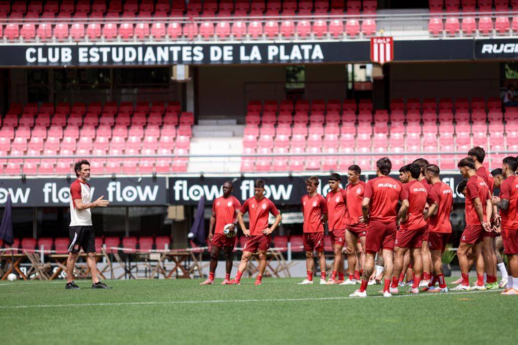 Domínguez sigue probando para el choque del domingo