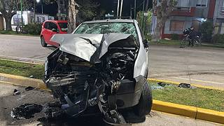 VIDEO | Murió un bebé de 10 días tras un triple choque en Punta Lara