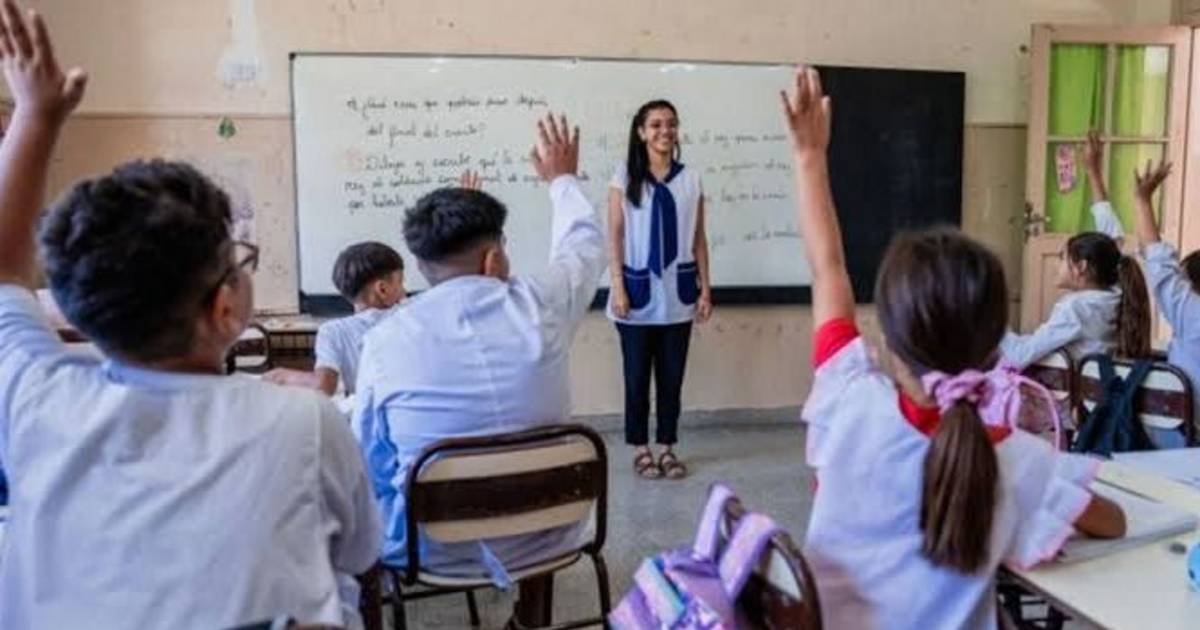 Docentes bonaerenses, entre los que más perdieron: el salario cayó 21,4% desde 2019 | El Dia