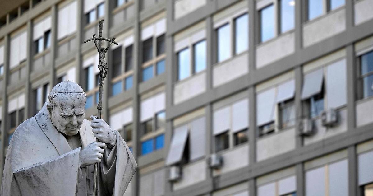 El Papa León XIV podría encabezar la misa del domingo desde el hospital | El Dia