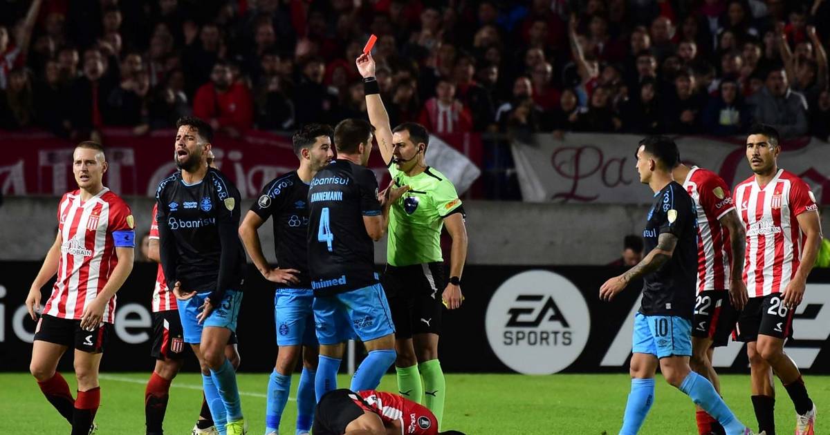 Gustavo Tejera to referee Estudiantes against Flamengo