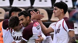 Lanús derrotó a Platense en Vicente López y desplazó a River en la Tabla Anual