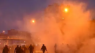 Otra protesta masiva en París con enfrentamientos y cientos de detenidos