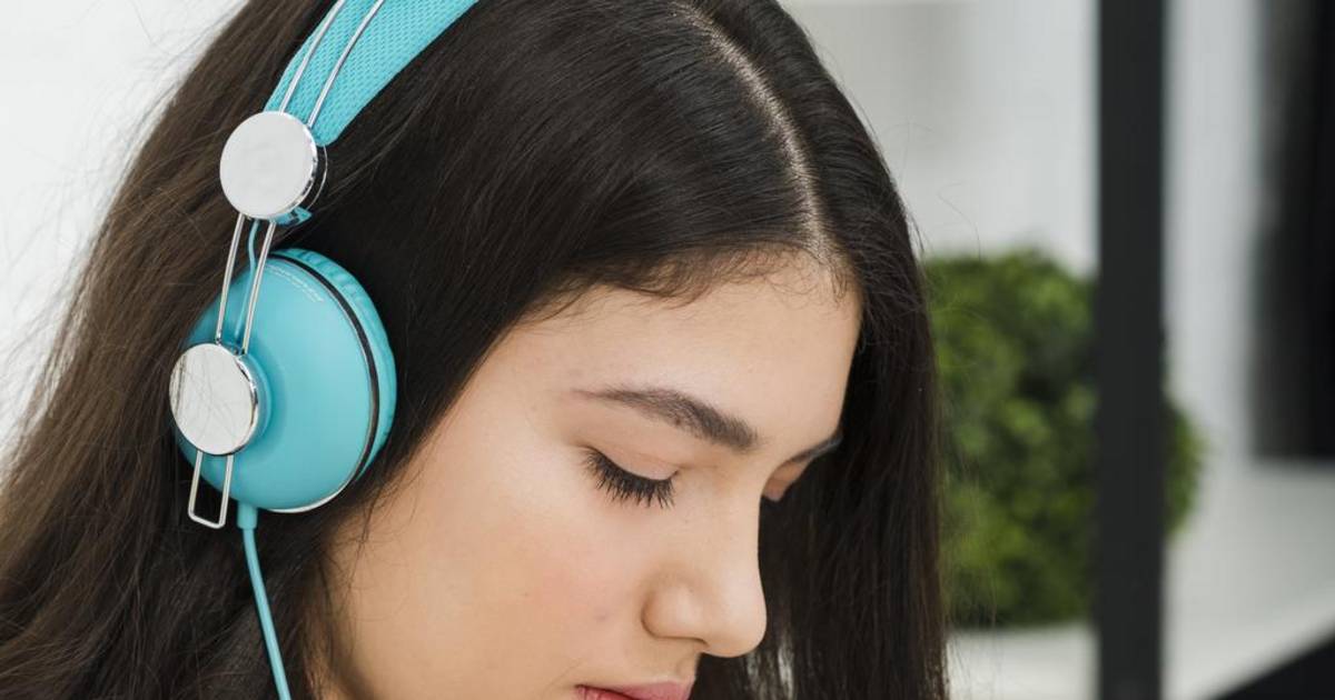 La inteligencia artificial les da la razón a los adolescentes y los aleja de los demás