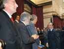 Kirchner esquivó a Menem en la jura de senadores