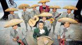 Mariachis le cantan a La Plata