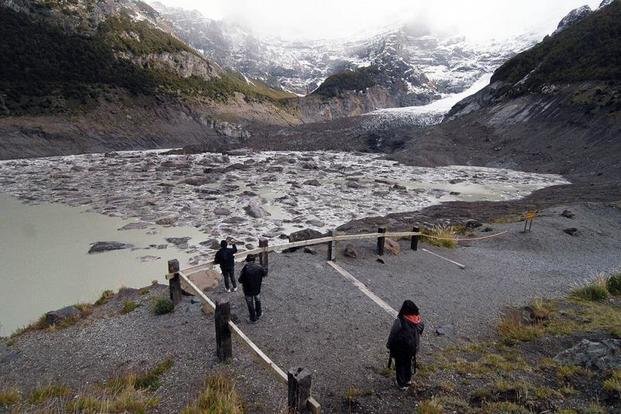 El Ventisquero Negro, curioso glaciar del Cerro Tronador