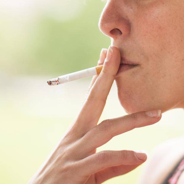 Advierten que fumar multiplica veintidós veces el riesgo de contraer cáncer de pulmón